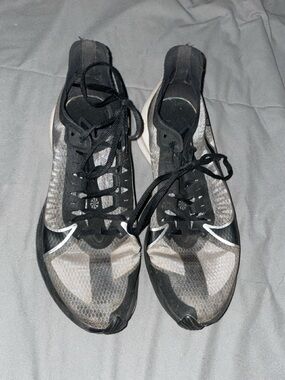 Nike Women's Black and Gray Lightweight Running Shoes